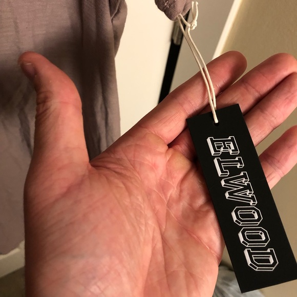 Elwood Longline Slim fit Basic Tee - Picture 4 of 4